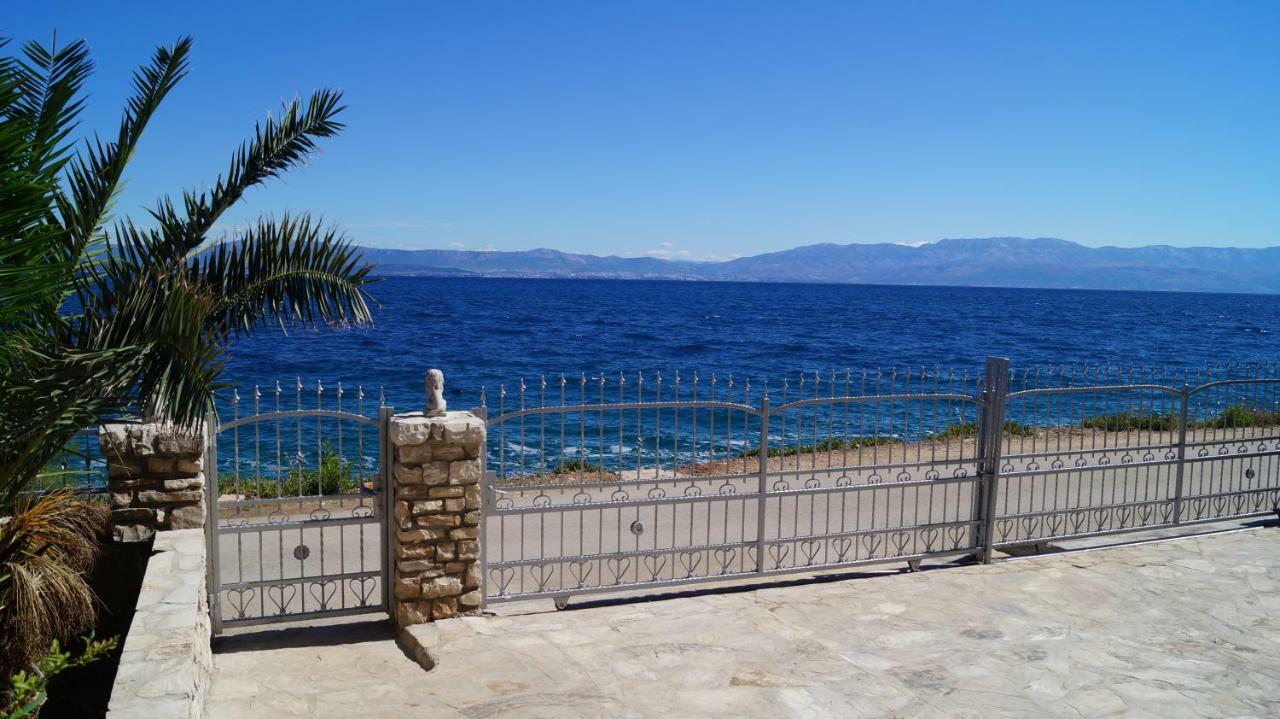 סטומורסקה Schoenes Ferienhaus Direkt Am Meer מראה חיצוני תמונה
